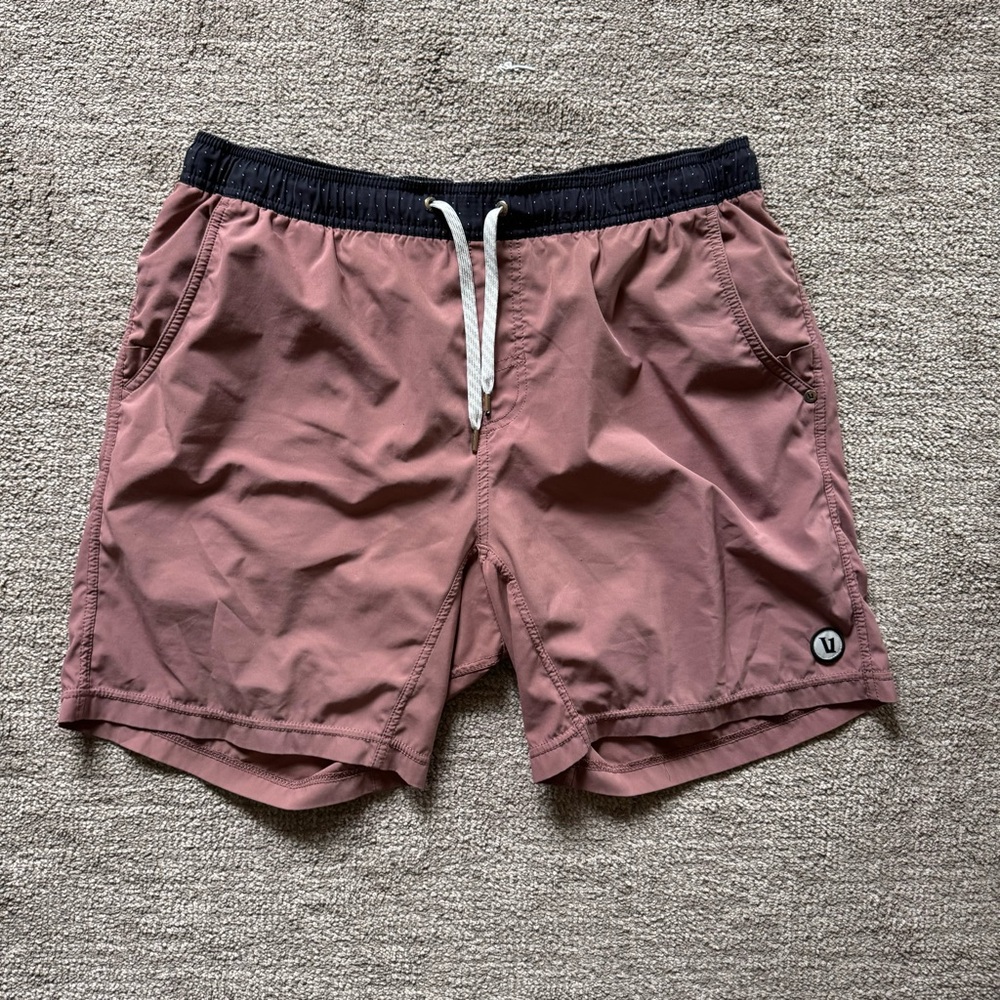 Vuori Men’s Kore Shorts Chestnut L 7.5”